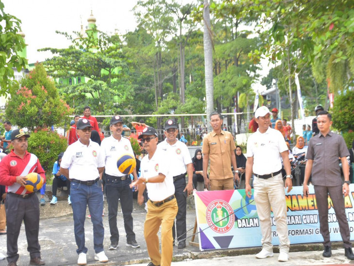 Pertandingan Bola Voli Dilaksanakan, Peringati HUT PGRI Kabupaten Kampar